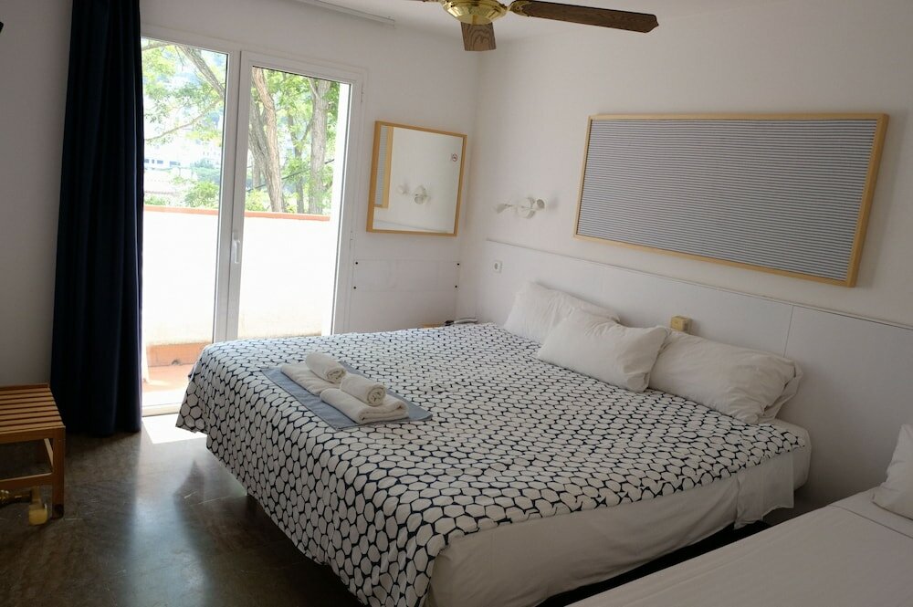 Фото Hotel La Caleta de Tamariu