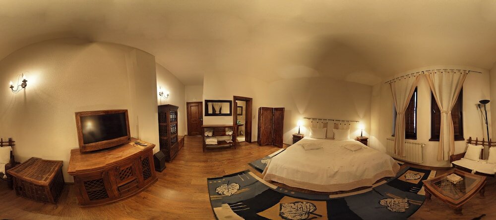 Фото Momini Dvori Boutique Hotel