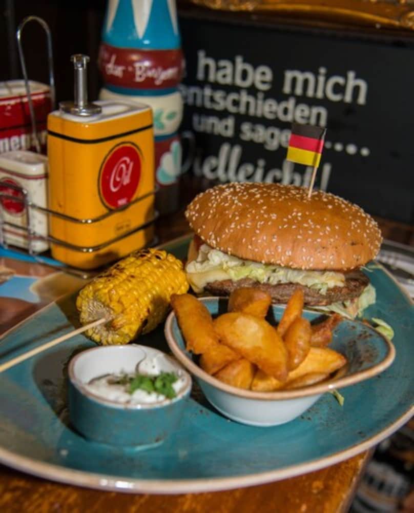 Фото Löwenbräu Köln Hotel & Restaurant