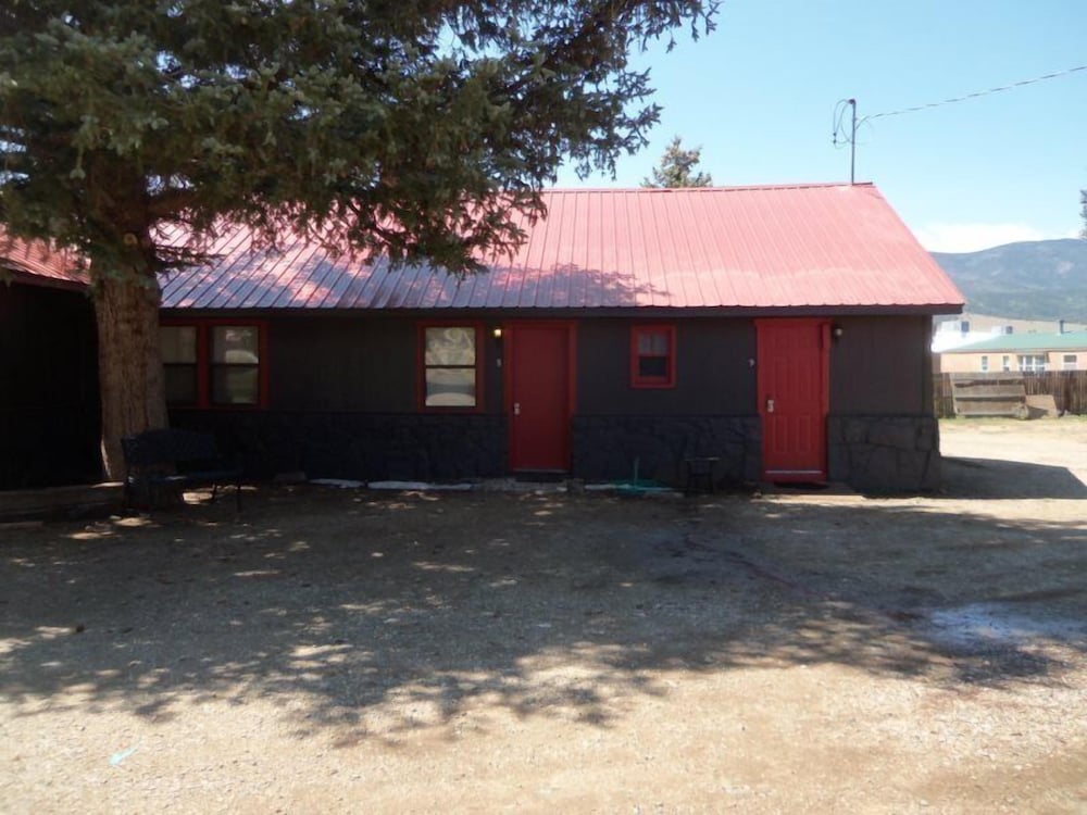 Фото The Gold Pan Motel