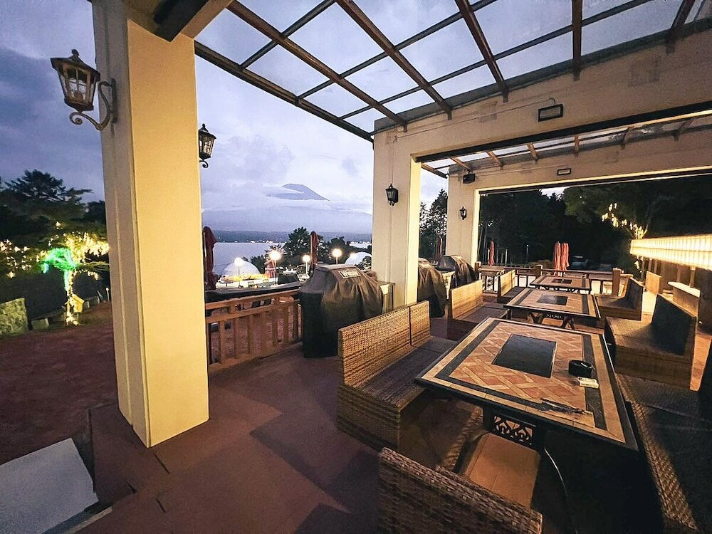 Фото Fuji Yamanakako Resort Hotel