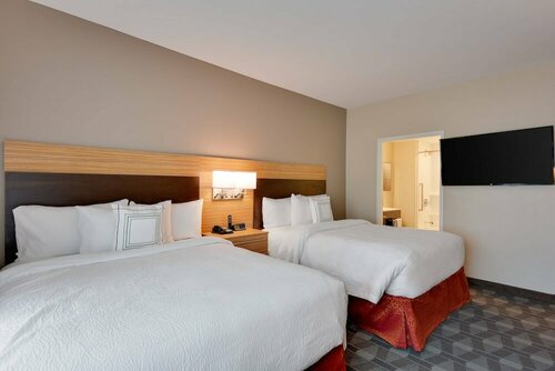 Гостиница TownePlace Suites by Marriott Detroit Allen Park