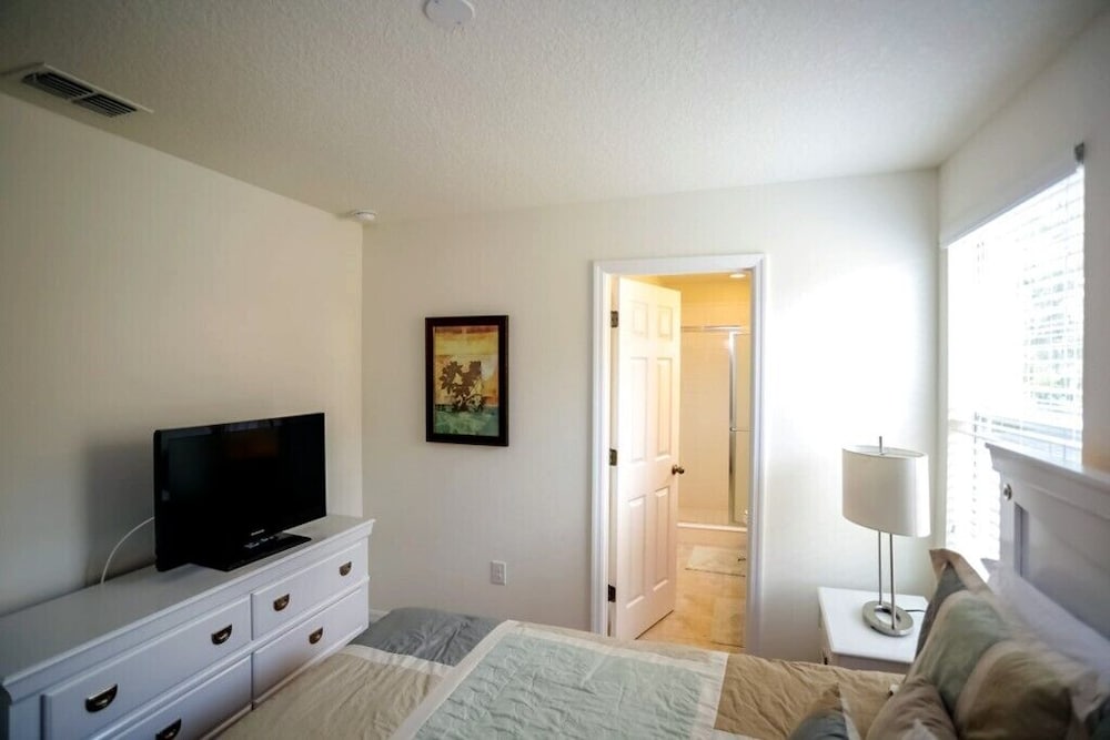 Фото Spacious At The Bellavida Resort 220 6 Bedroom Home