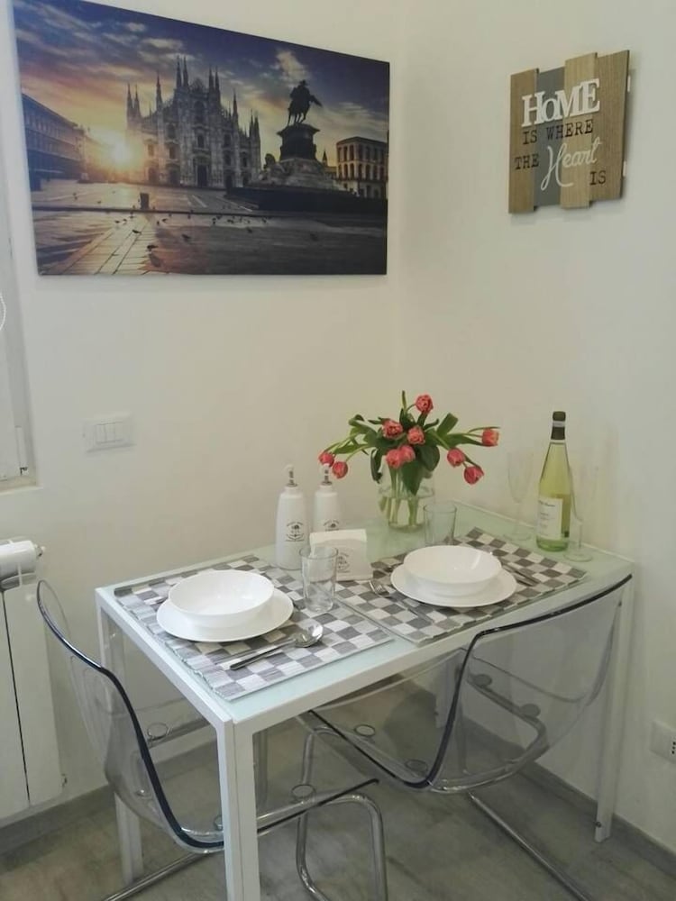 Фото Monolocale Milano Centro-Linate Moderno e Confortevole