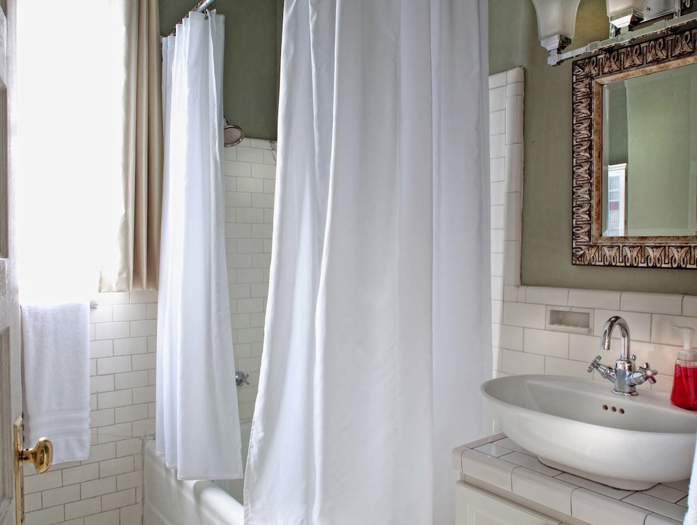 Фото The Galloway House Inn