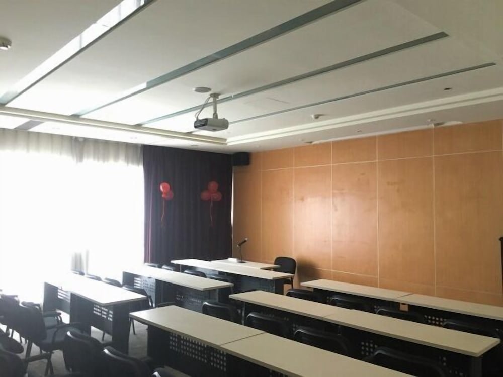 Фото Jinjiang Inn Style Dongguan Humen Huanghe Fashion City