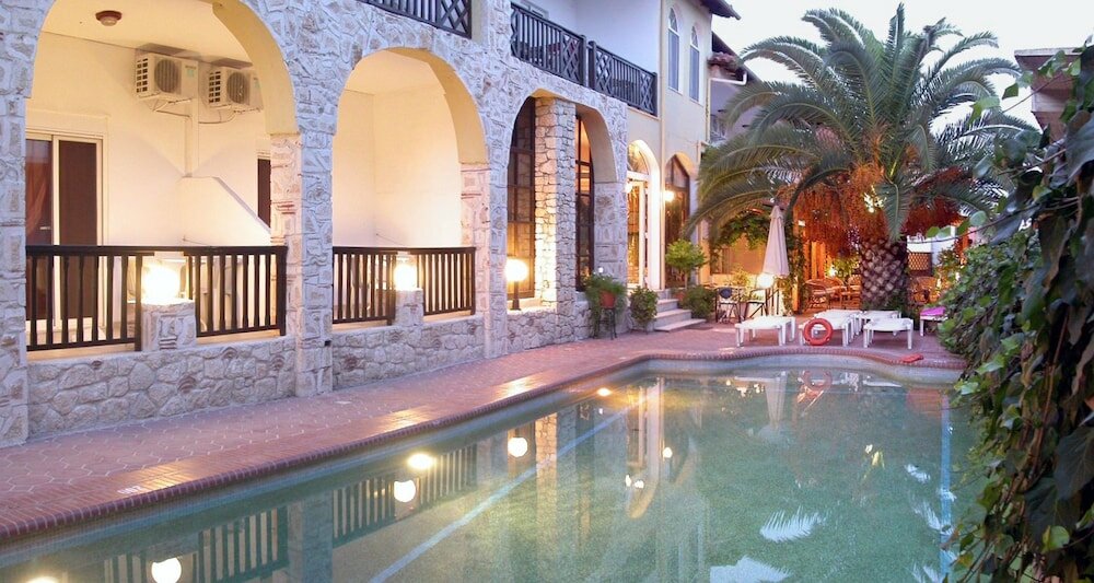 Фото отеля 1