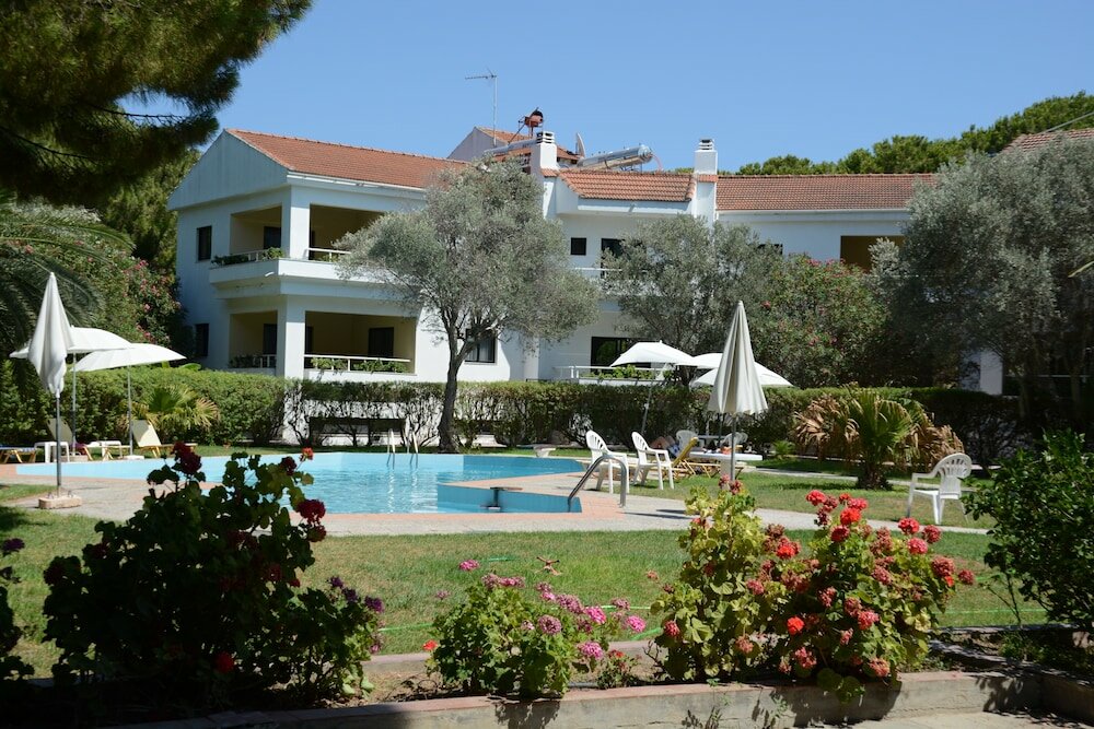 Фото Niki Hotel Apartments