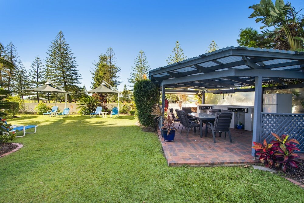 Фото Sandpiper Apartments