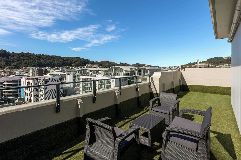 Фото Oaks Wellington Hotel