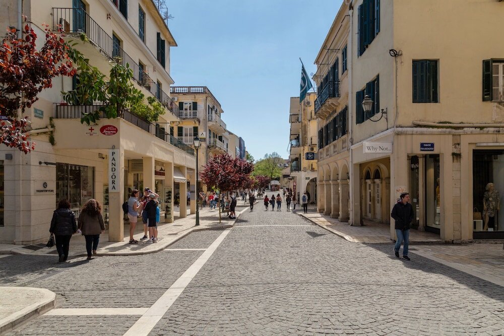 Фото Sidewalk Apartment