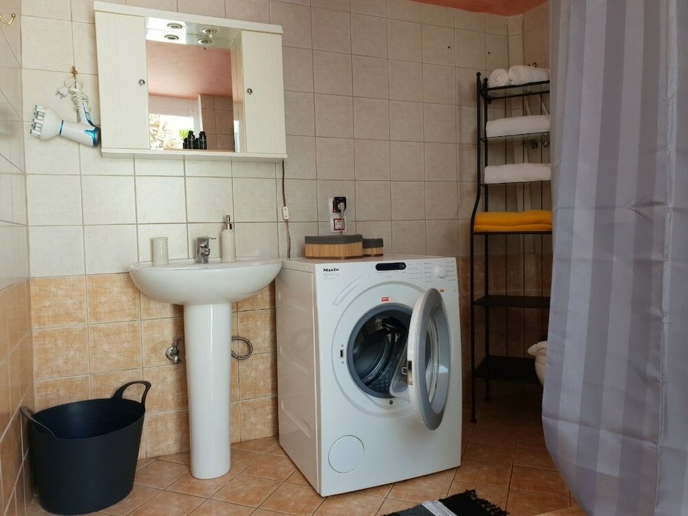 Фото Thira Santorini