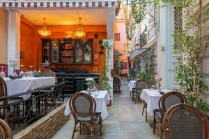 Гостиница 2 Mazi Suites
