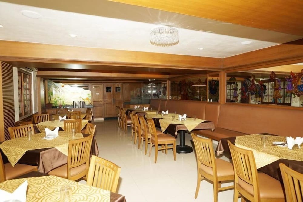 Фото Nahar Manchester Inn