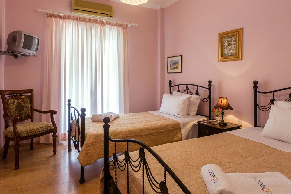 Фото Sidewalk Apartment