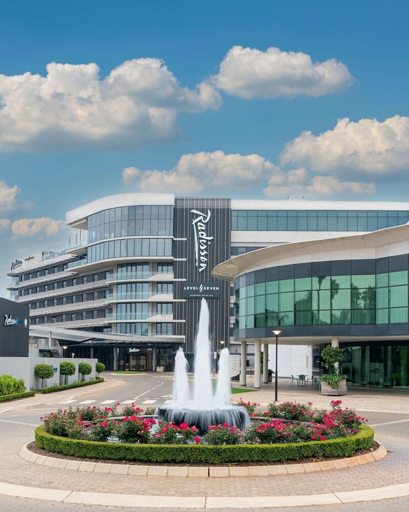Фото Radisson Hotel & Convention Centre, Johannesburg, O.R. Tambo Airport