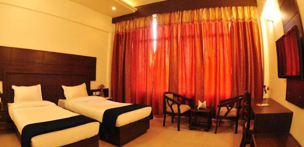 Фото отеля 2