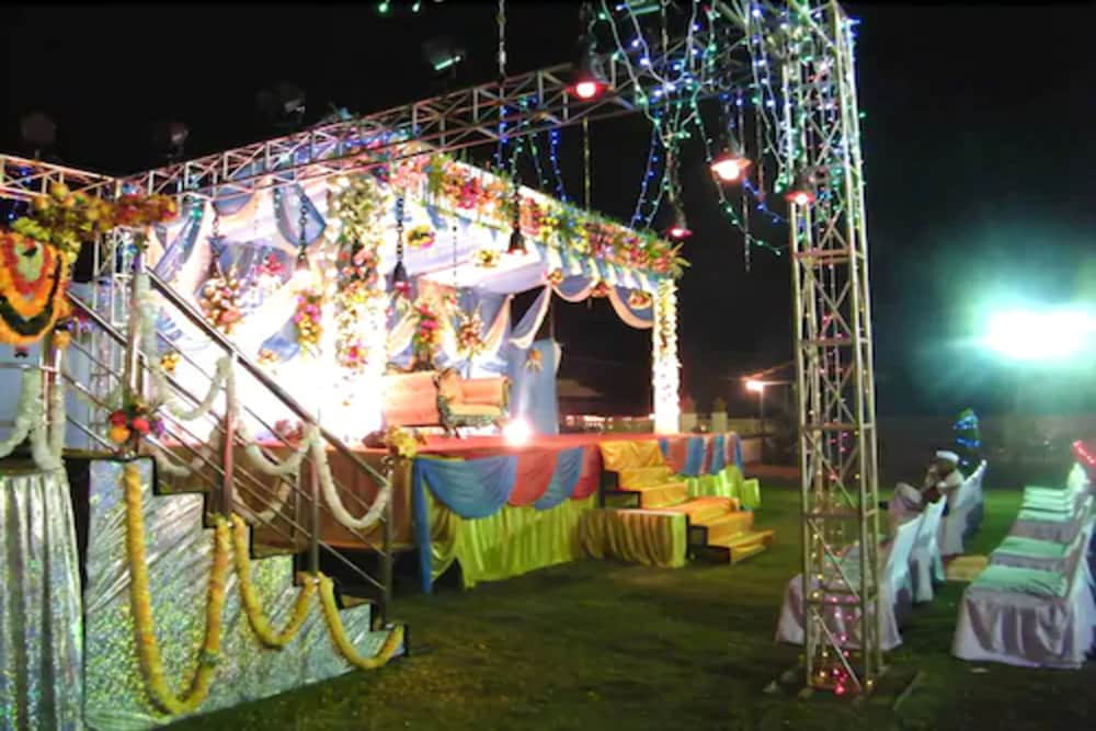 Фото The New Swaraj Resort