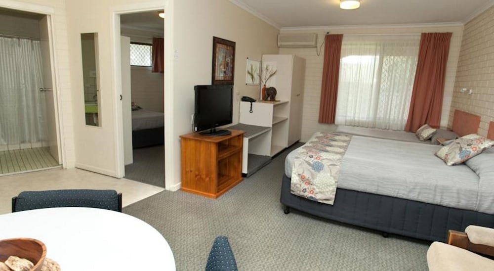 Фото Byron Motor Lodge Motel