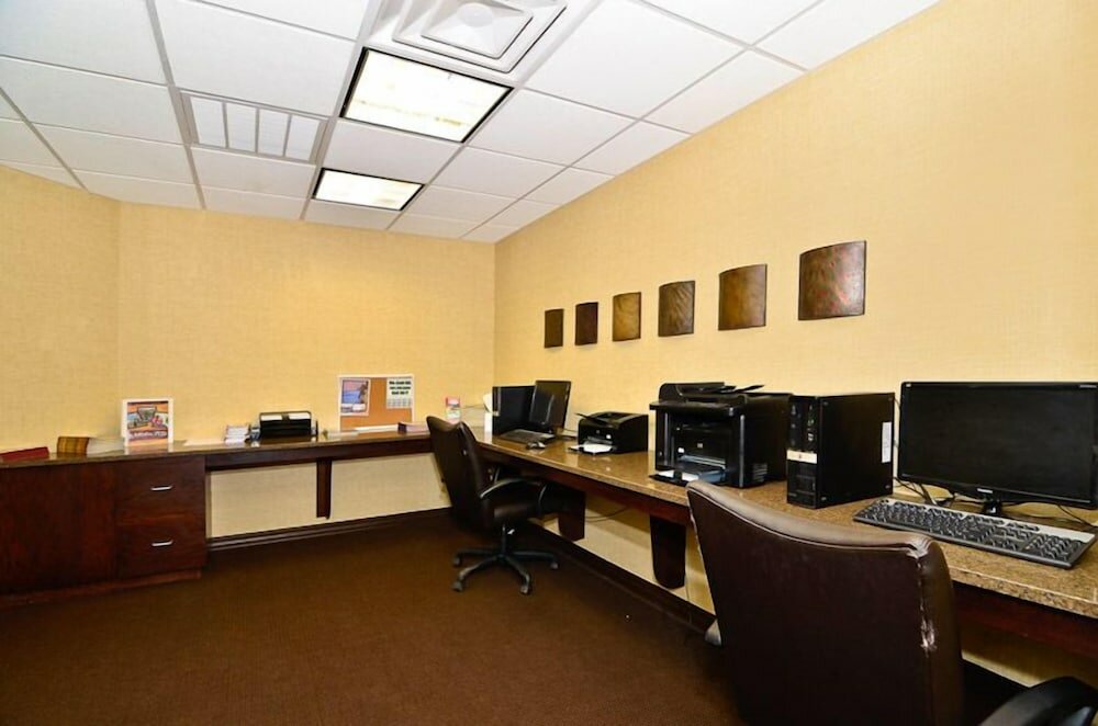 Фото Hawthorn Suites by Wyndham Williston