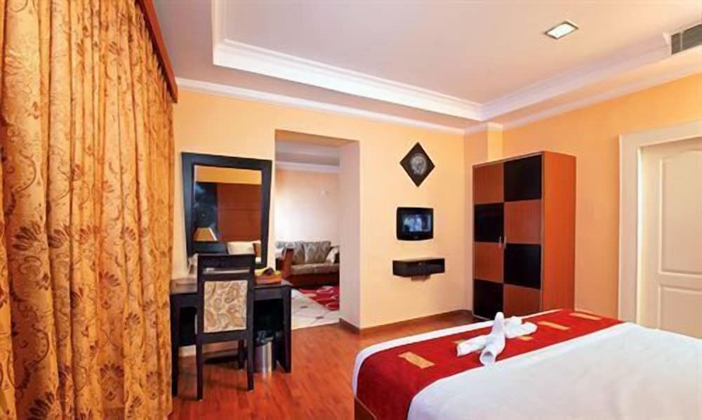 Фото Emarald Hotels