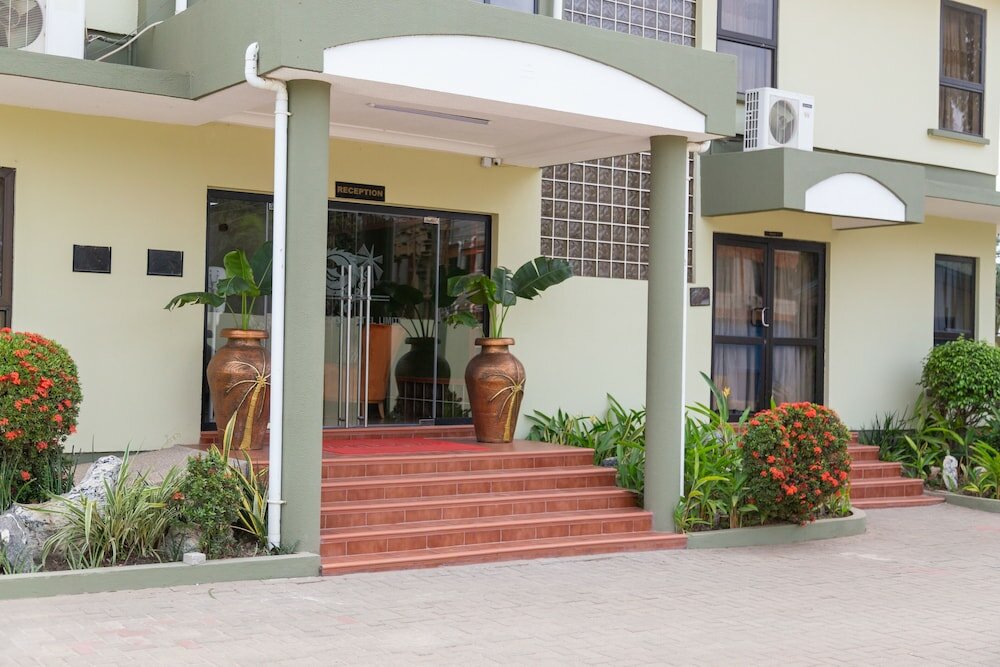 Фото Sunlodge Hotel