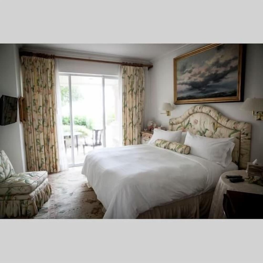 Фото Provident Luxury Suites Fisher Island