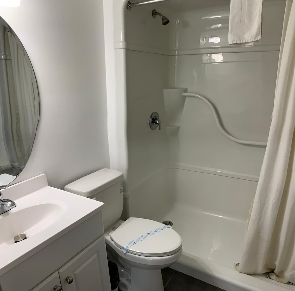 Фото Caswell Resort Hotel