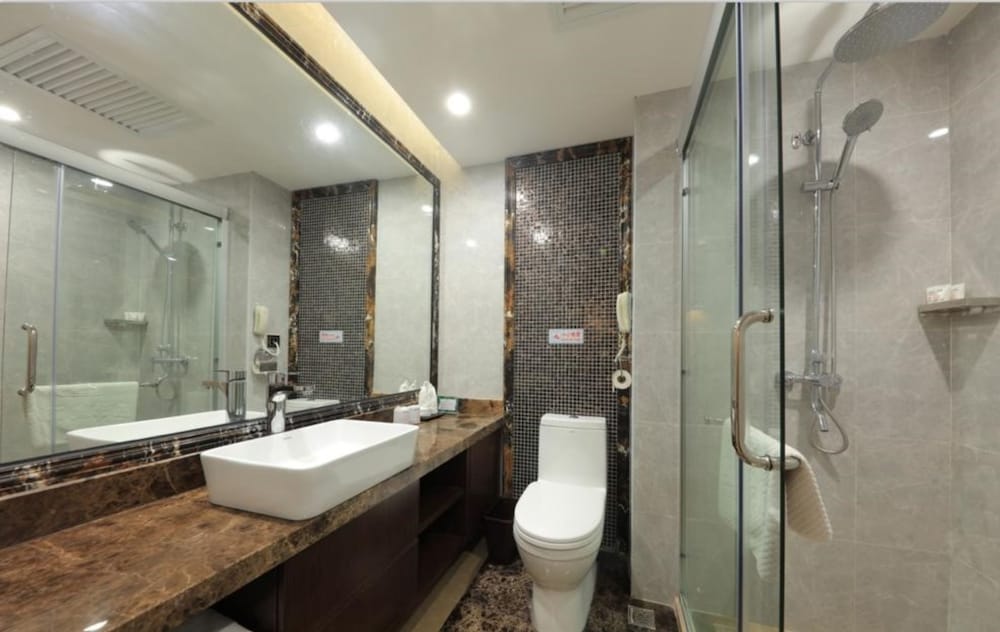 Фото Five Rams City Hotel