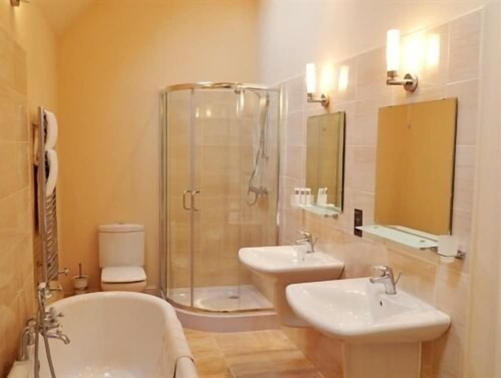 Фото Westgate Manor