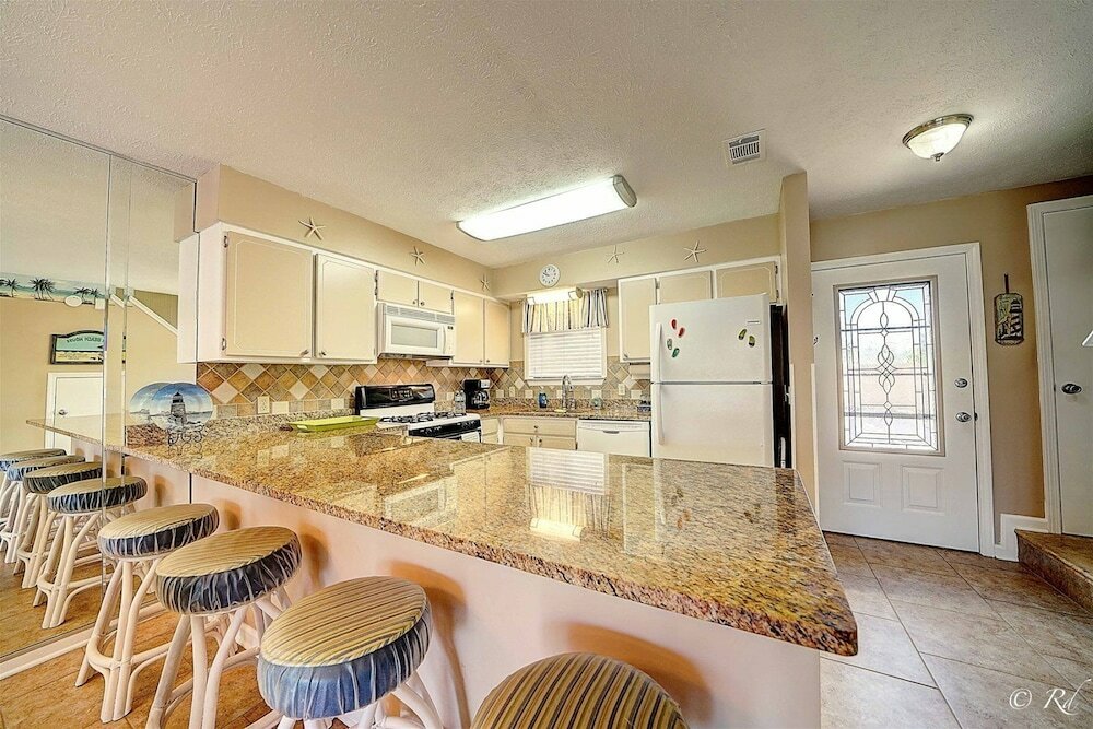 Фото 131 Kimberly Drive