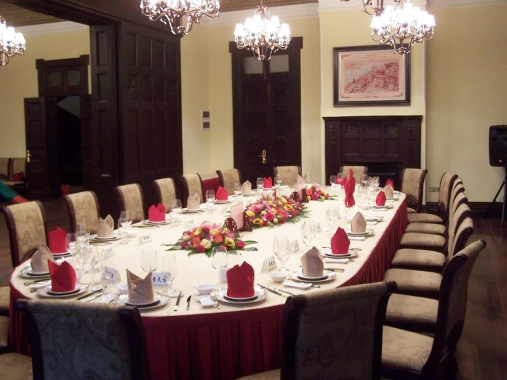 Фото Guangzhou Yuehai Hotel