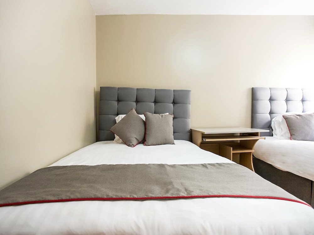 Фото Clifton Mount Hotel