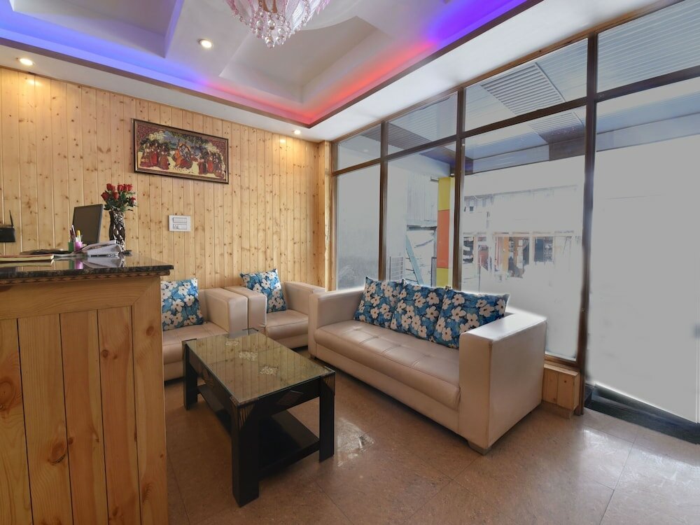 Фото Oyo Parth Regency