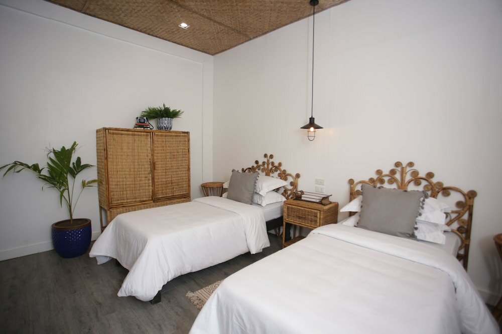 Фото The Colonial