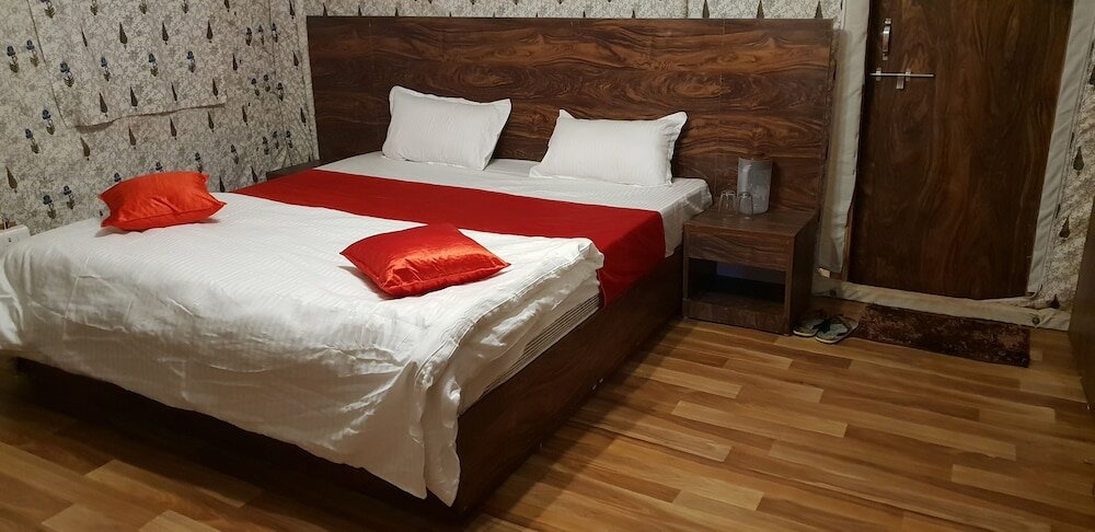 Фото Satpura Adventure Resort & Camping