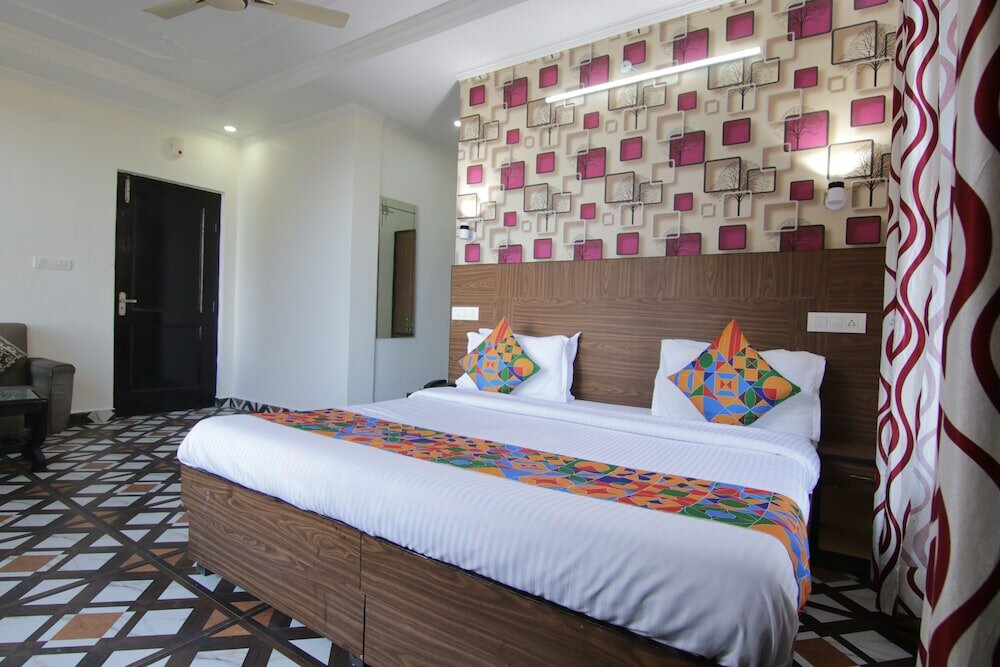 Фото Hotel Raja's Palace