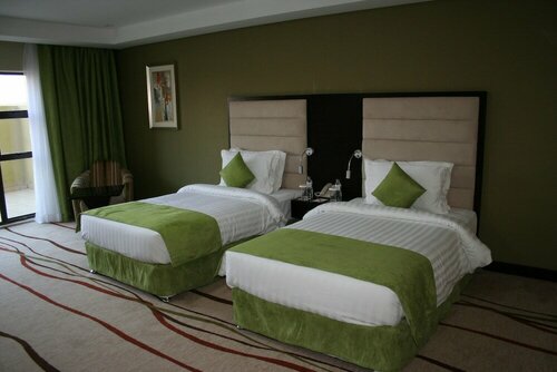 Гостиница Crossroads Hotel Blantyre в Блантайре