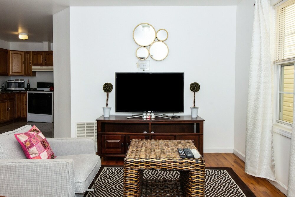 Фото Racpanos Modern Stay on Ocean Avenue