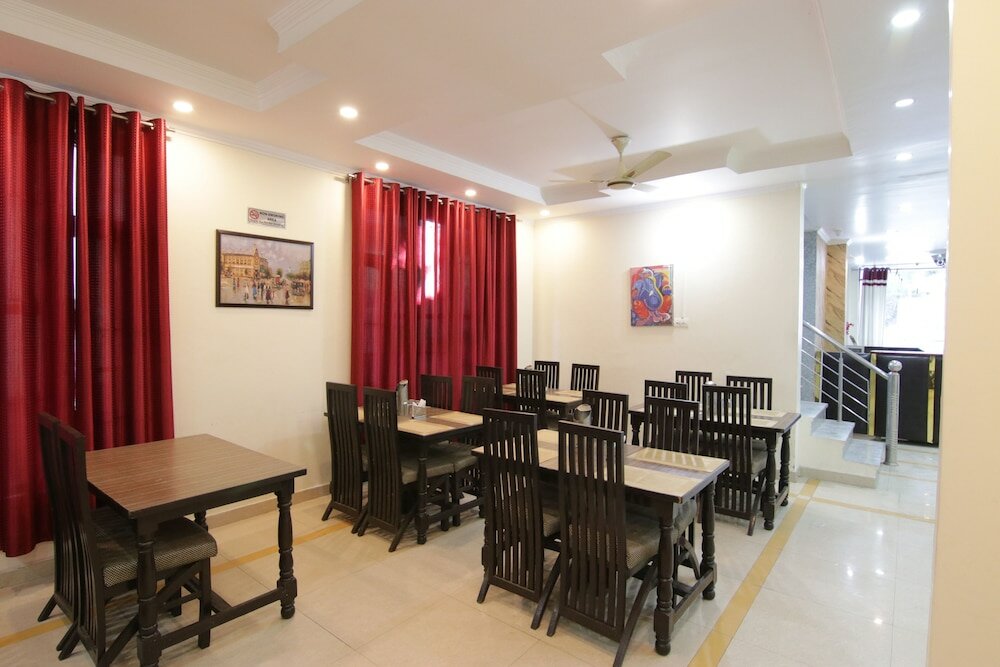 Фото Hotel Raja's Palace