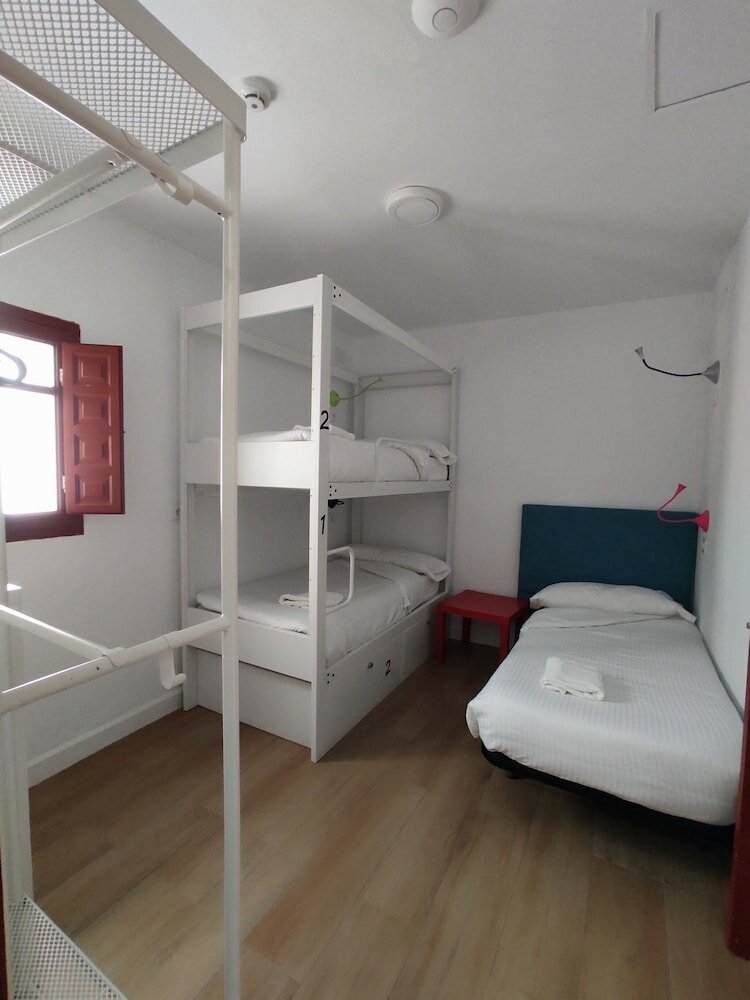 Фото Vivian's Guest House