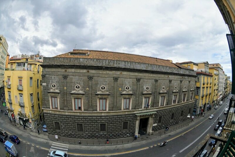 Гостиница Tutt 'e Sant Luxury Rooms в Неаполе