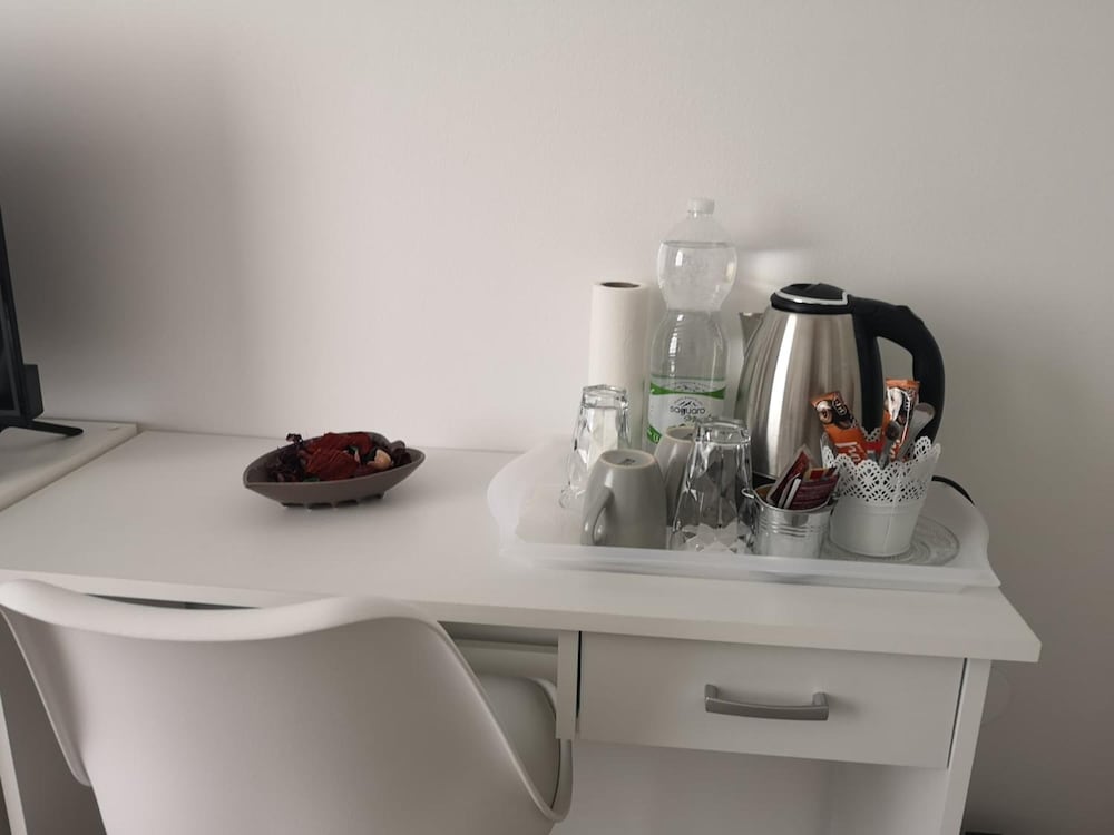 Фото Marko Airport Rooms