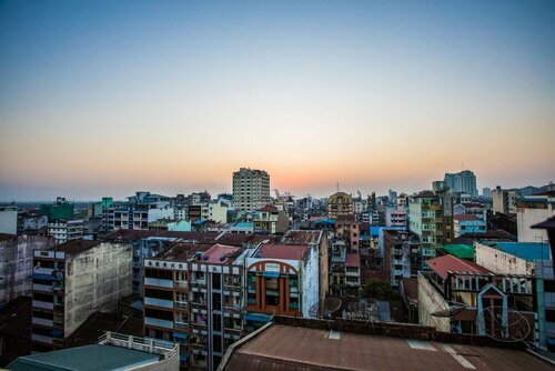 Гостиница Golden Gate China Town Hotel в Янгоне
