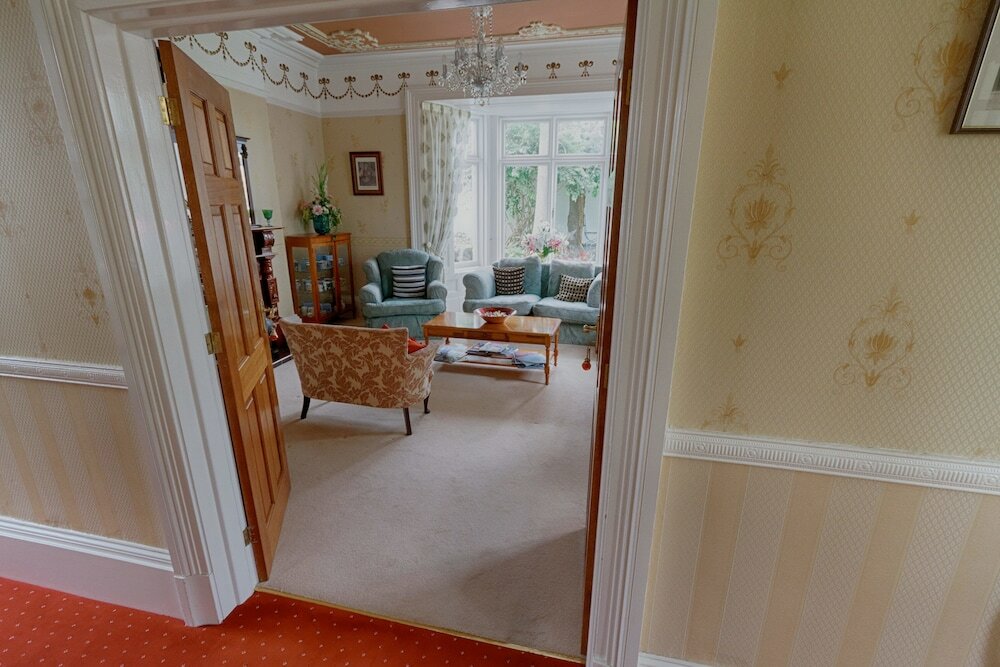 Фото Holcombe House