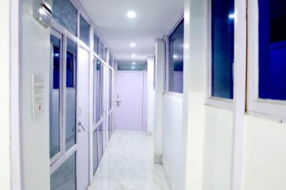 Фото Hotel sai taj Deluxe