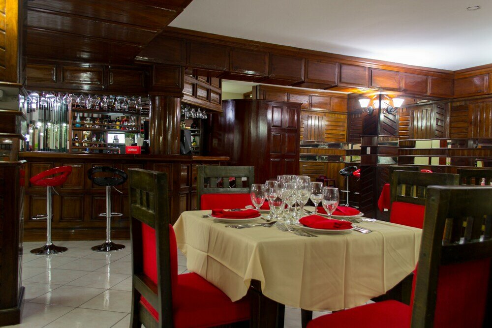 Фото Constellation Hotel