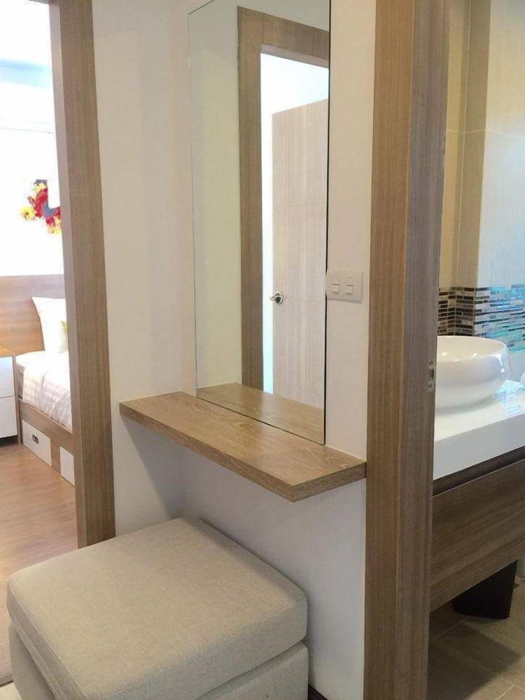 Фото Modern Condo Nai Harn Beach