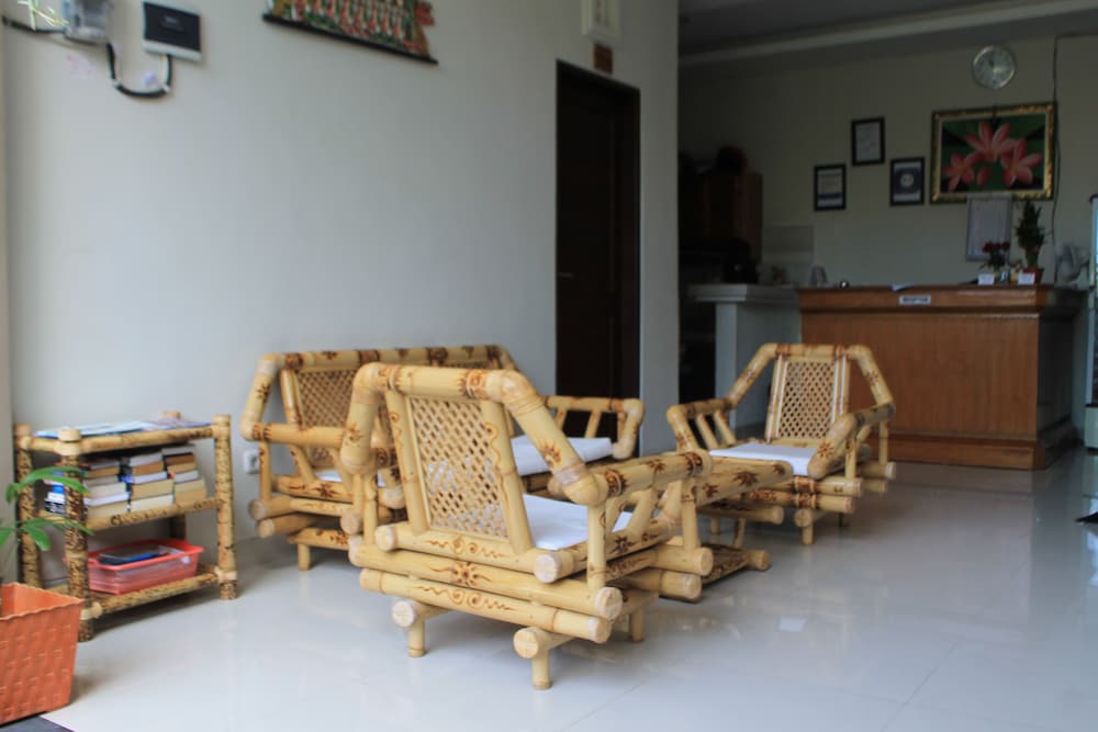 Фото Suwardika Homestay and Dormitory - Hostel