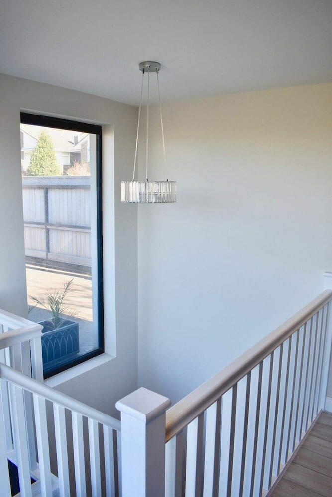 Фото Modern 3 Bedroom House With Stunning Views